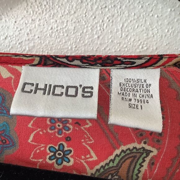 Chico’s Red Bohemian Hippie Whimsygoth Romantic Fairy Silk Paisley Blouse Size 1 - Picture 5 of 12